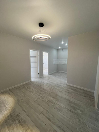 Мини 2-к квартира в ЖК Россинский парк